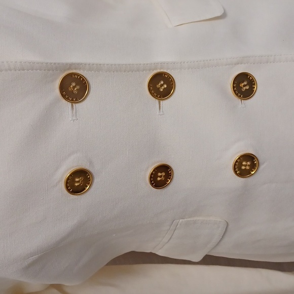 Suit - Picture 2 of 8